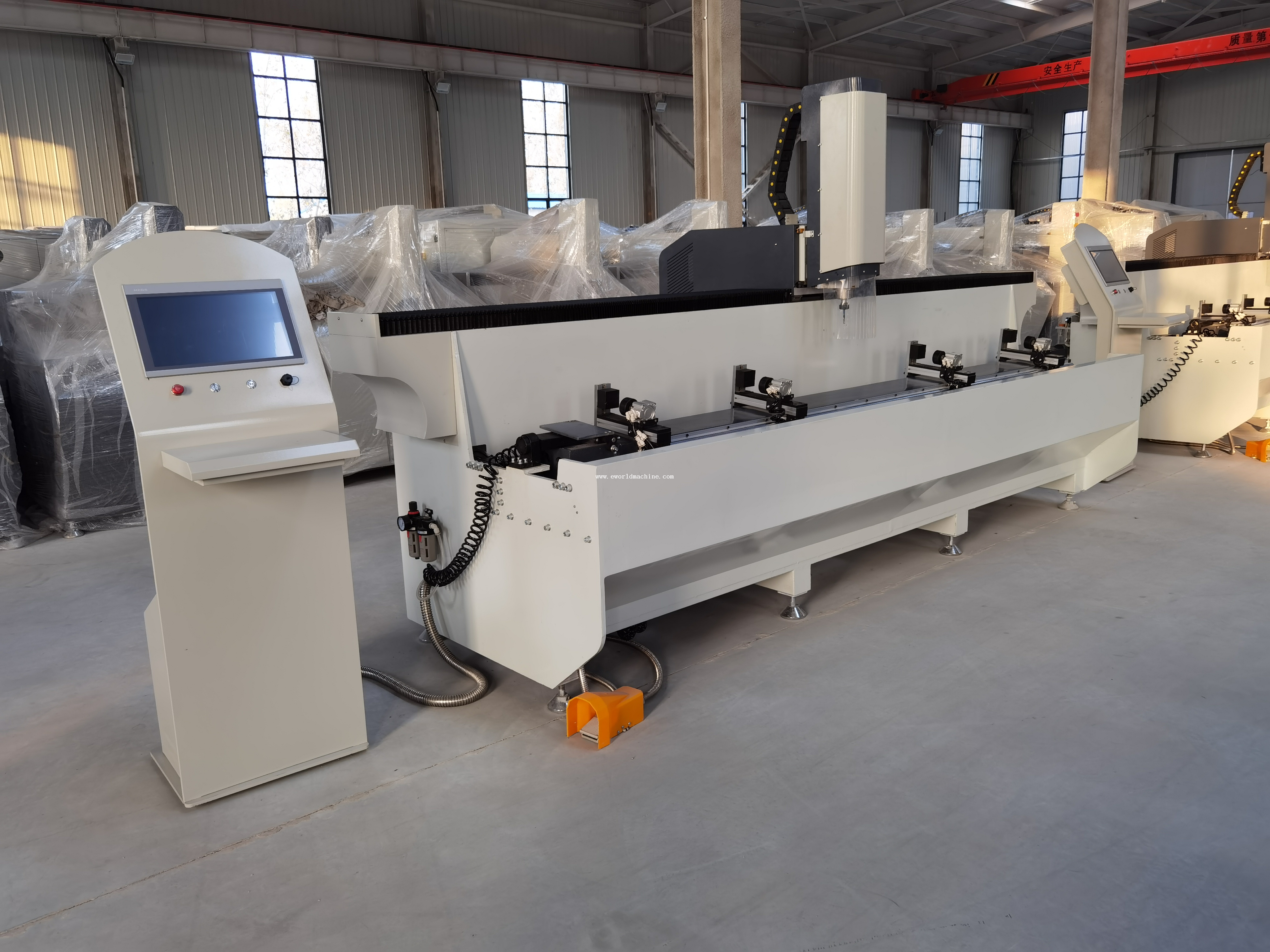 CNC Al&uuml;minium Profil Qazma və Frezeleme Makinası